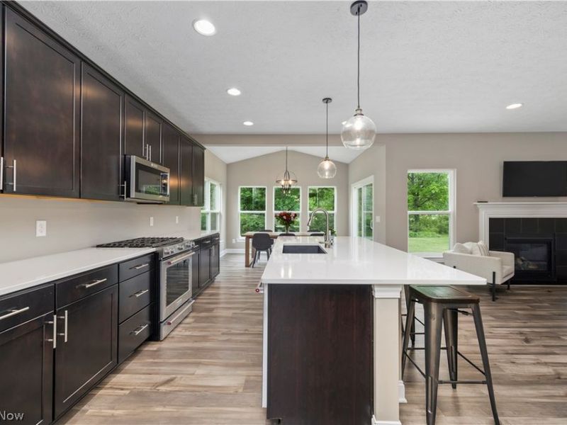 8109 Ashford Circle, North Ridgeville, OH 44039 Photo 9