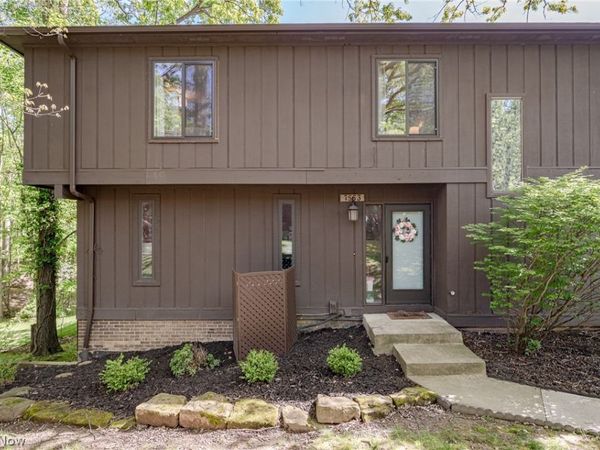 7553 Creekwood Drive , Unit 20A, North Royalton, OH 44133