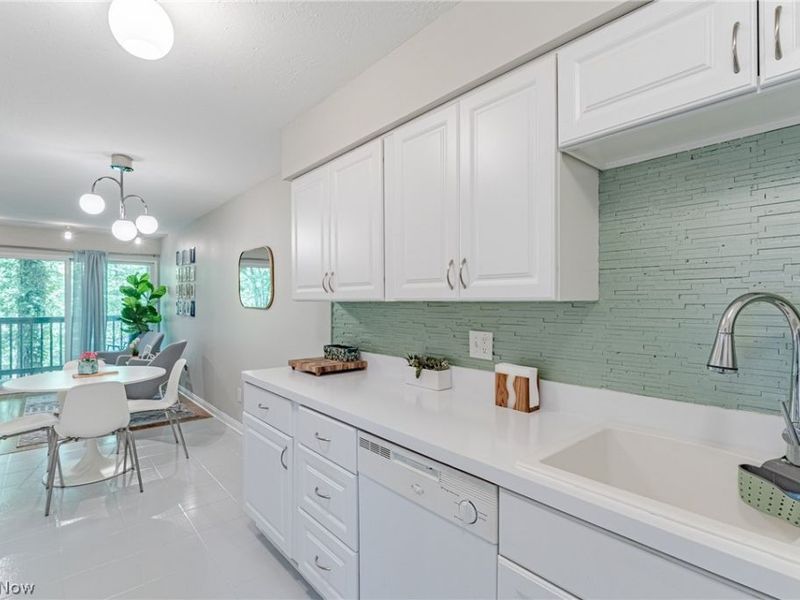 7553 Creekwood Drive, Unit 20A, North Royalton, OH 44133 Photo 8