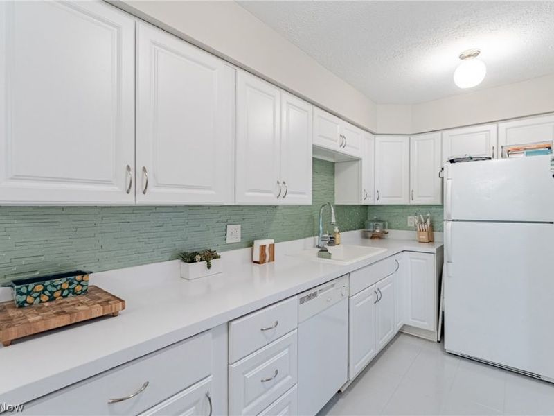 7553 Creekwood Drive, Unit 20A, North Royalton, OH 44133 Photo 9