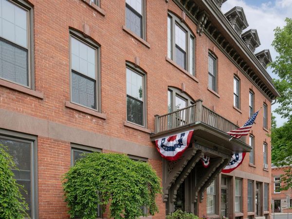 130 Main, Unit 2D, Canton, CT 06019