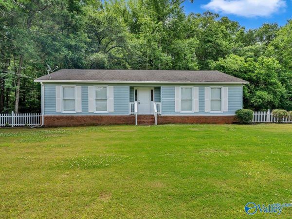 1412 Tunsel Road SW, Hartselle, AL 35640