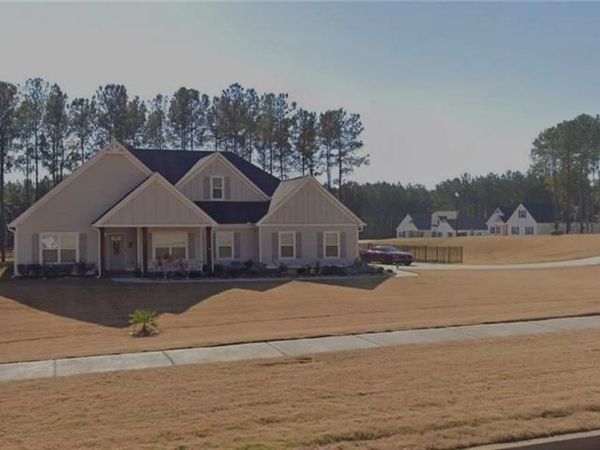 12 Springdale Court , Senoia, GA 30267