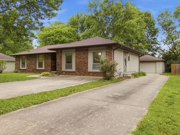 620 S Hampton Avenue , Republic, MO 65738