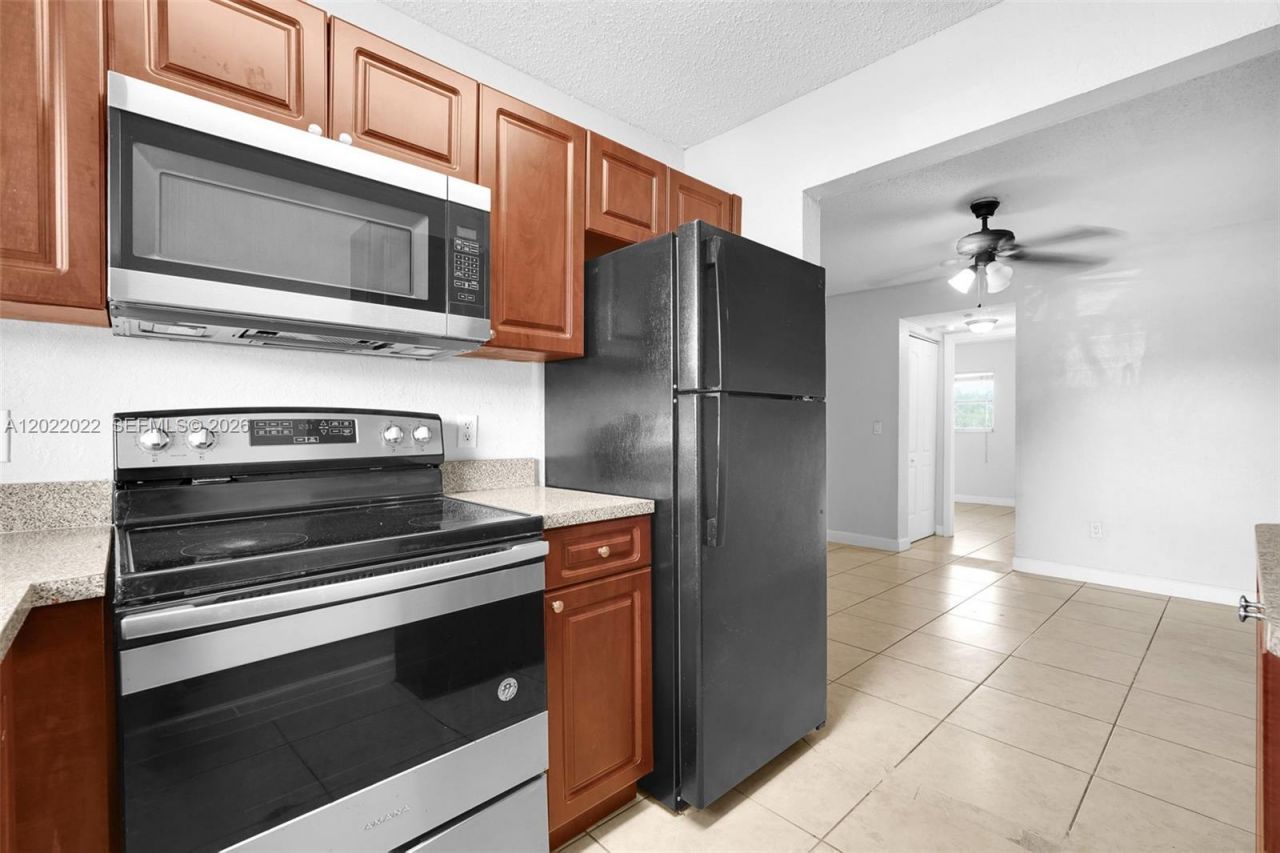 400 NW 65th Ave, Unit 213, Margate, FL 33063 Photo