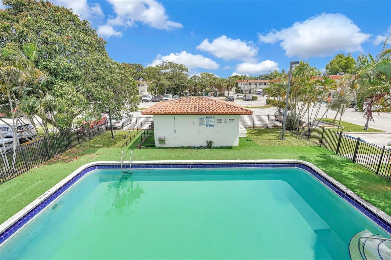 400 NW 65th Ave, Unit 213, Margate, FL 33063 Photo