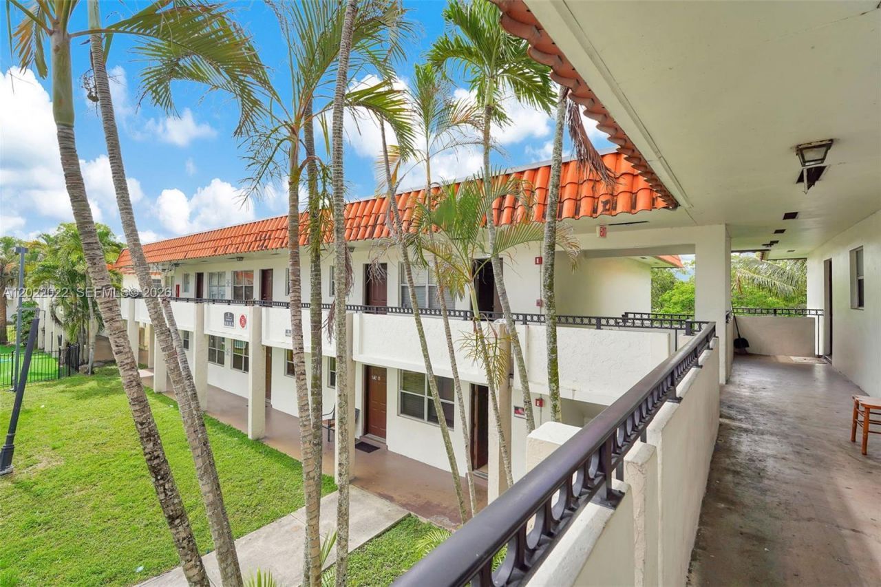 400 NW 65th Ave, Unit 213, Margate, FL 33063 Photo