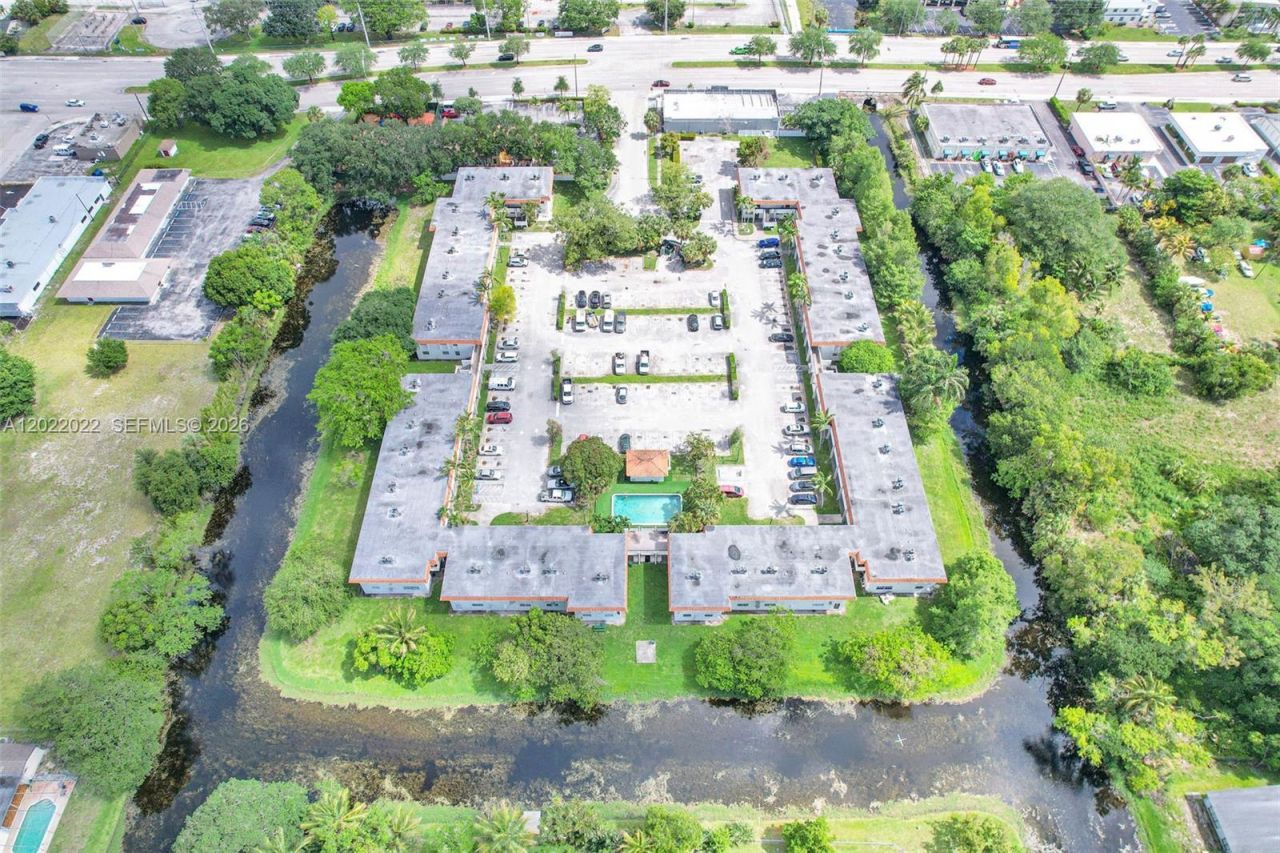 400 NW 65th Ave, Unit 213, Margate, FL 33063 Photo