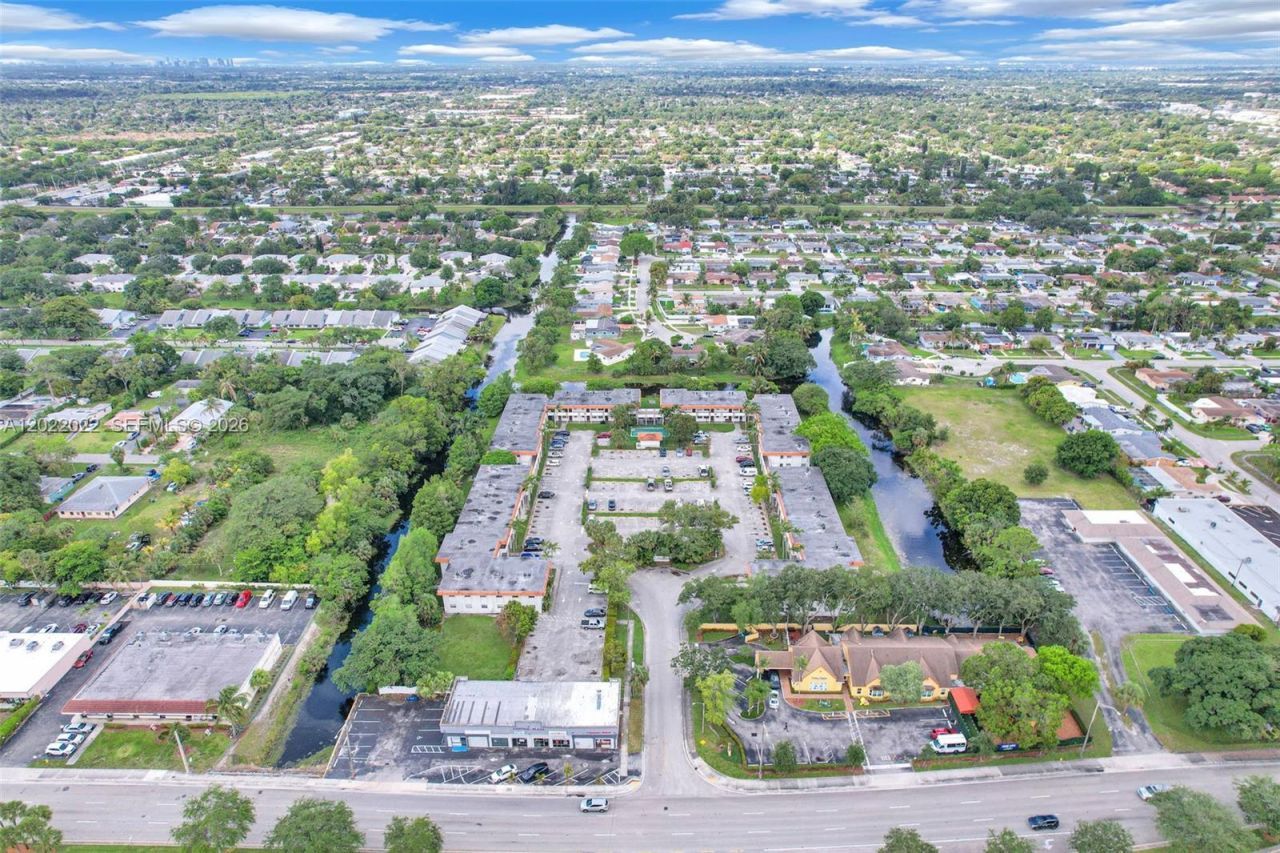 400 NW 65th Ave , Unit 213, Margate, FL 33063 Photo