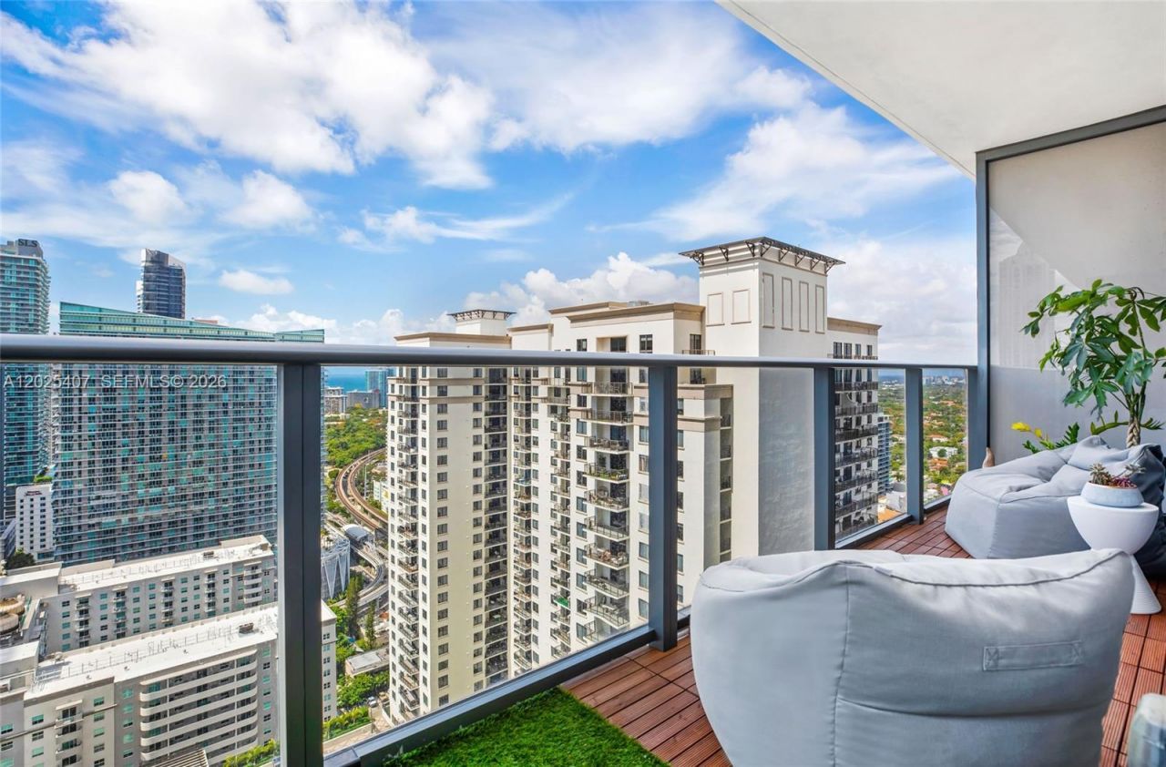 55 SW 9th St , Unit 3205, Miami, FL 33130 Photo