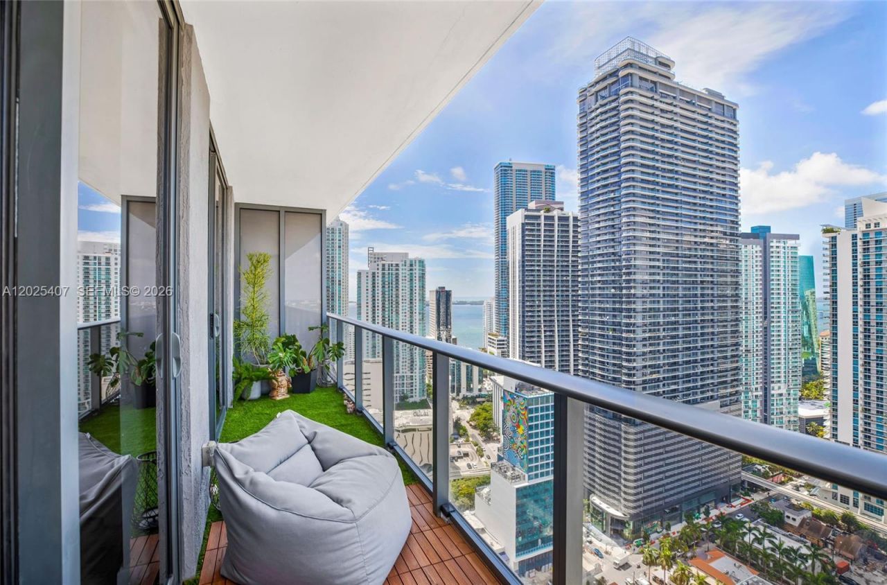 55 SW 9th St , Unit 3205, Miami, FL 33130 Photo