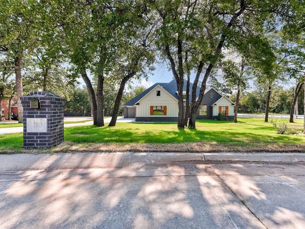 30 N Oaks Road, Harrah, OK 73045