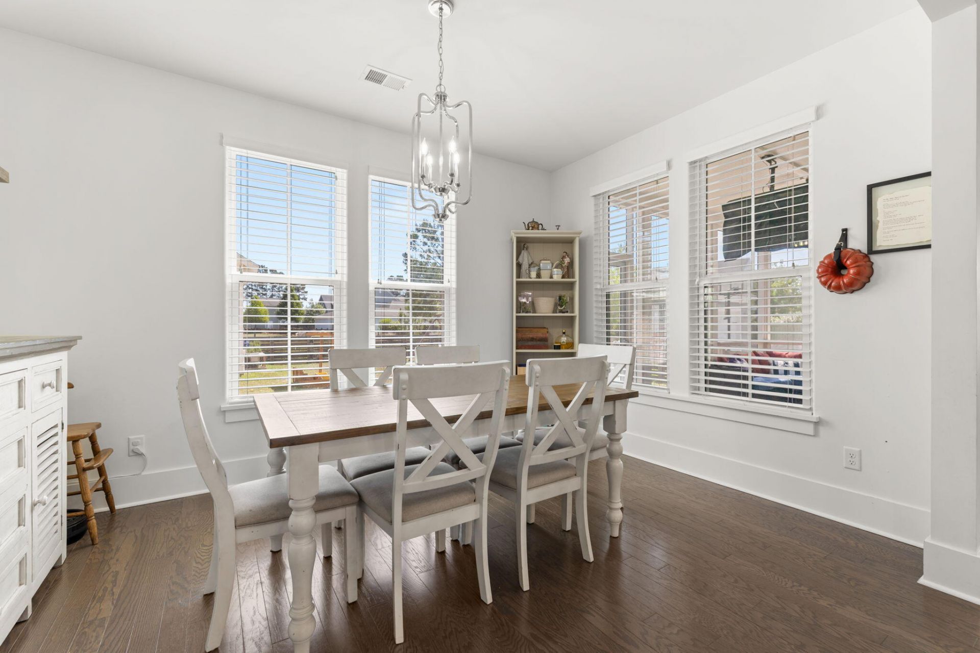 214 Oakbend Street Photo 11