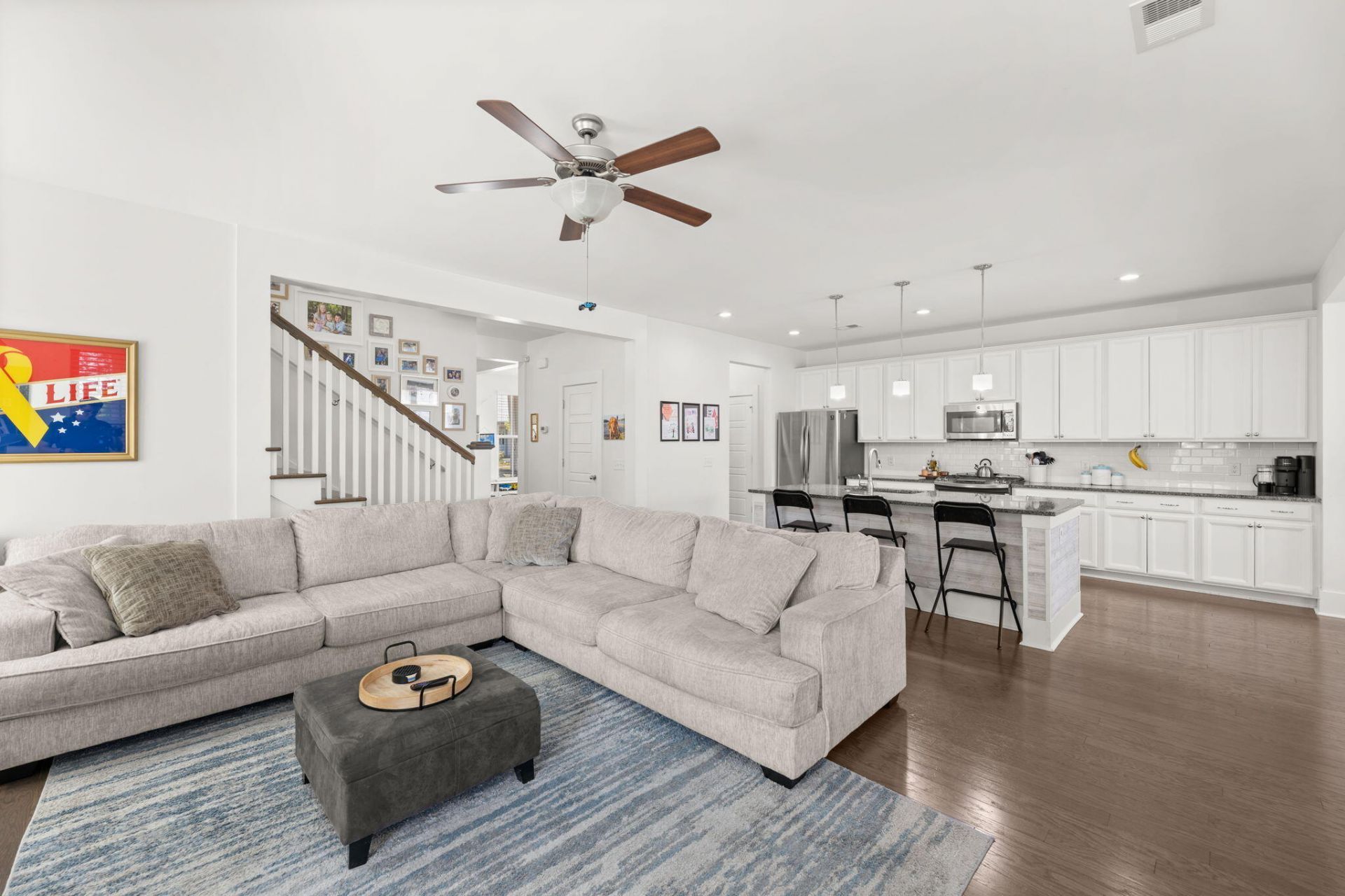 214 Oakbend Street Photo 6