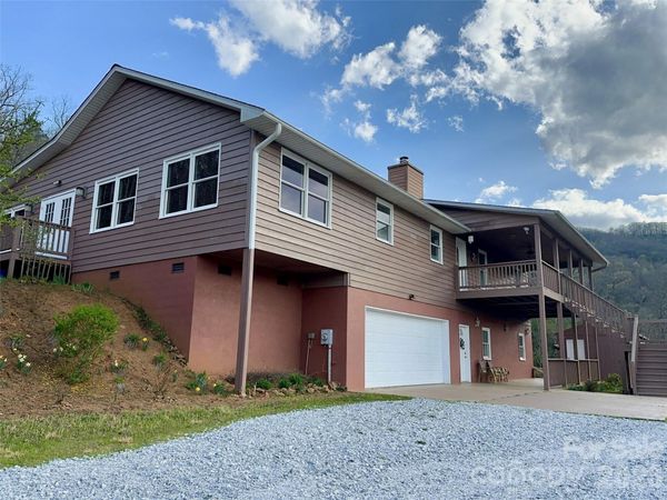 1120 Jacobs Branch Road , Franklin, NC 28734