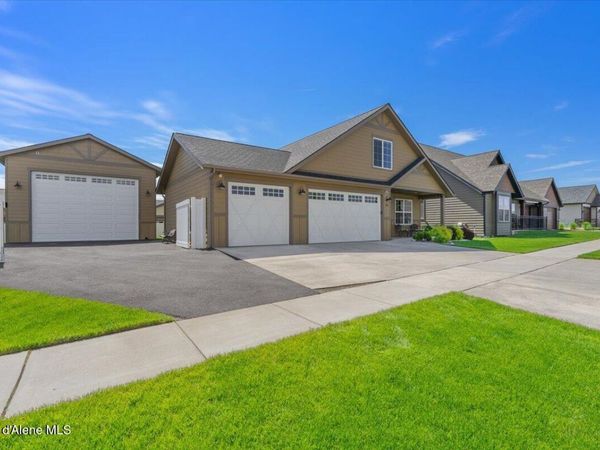 940 W Wayward CIR, Post Falls, ID 83854