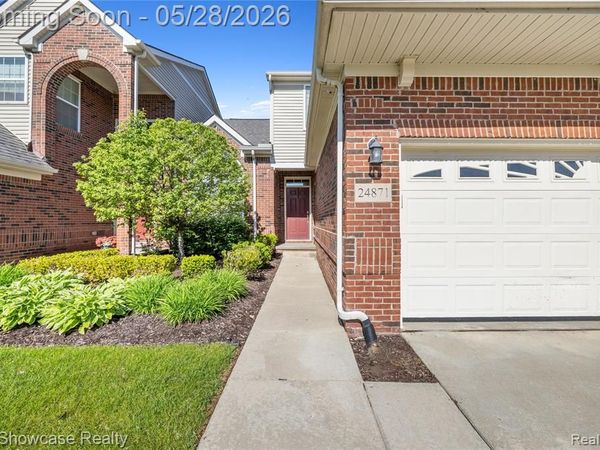24871 Valleywood Drive, Lyon Twp, MI 48178