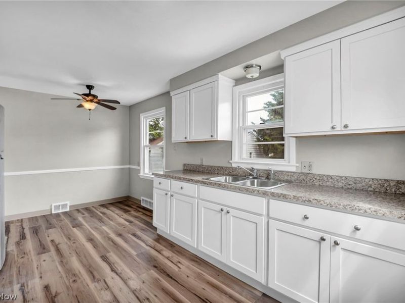 24831 Stephen Avenue, Euclid, OH 44123 Photo 9
