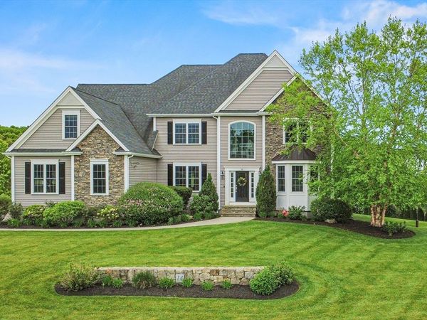 14 Amber Dr, Wrentham, MA 02093