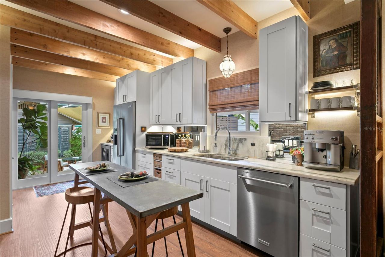 161 15th Avenue Ne, Saint Petersburg, FL 33704 Photo