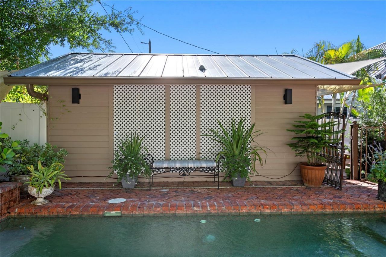 161 15th Avenue Ne, Saint Petersburg, FL 33704 Photo