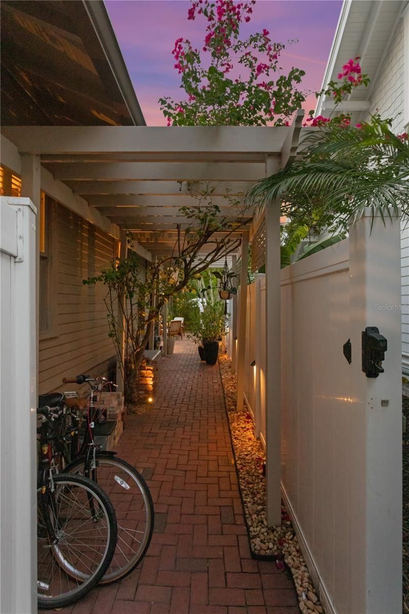 161 15th Avenue Ne, Saint Petersburg, FL 33704 Photo