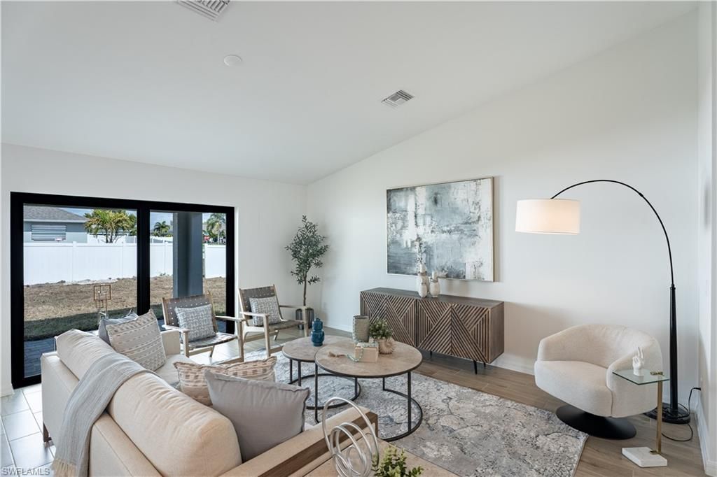 902 NE 16th Ter, Cape Coral, FL 33909 Photo