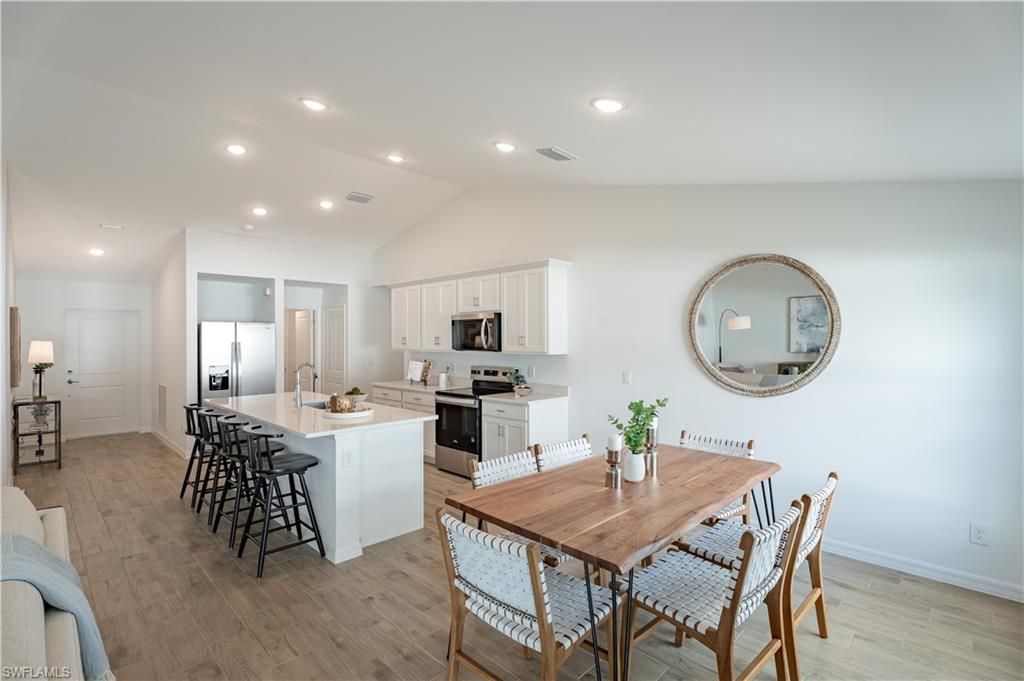 902 NE 16th Ter, Cape Coral, FL 33909 Photo