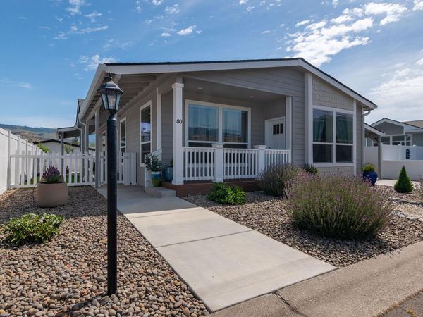 333 Mountain View Drive, Unit 80, Talent, OR 97540