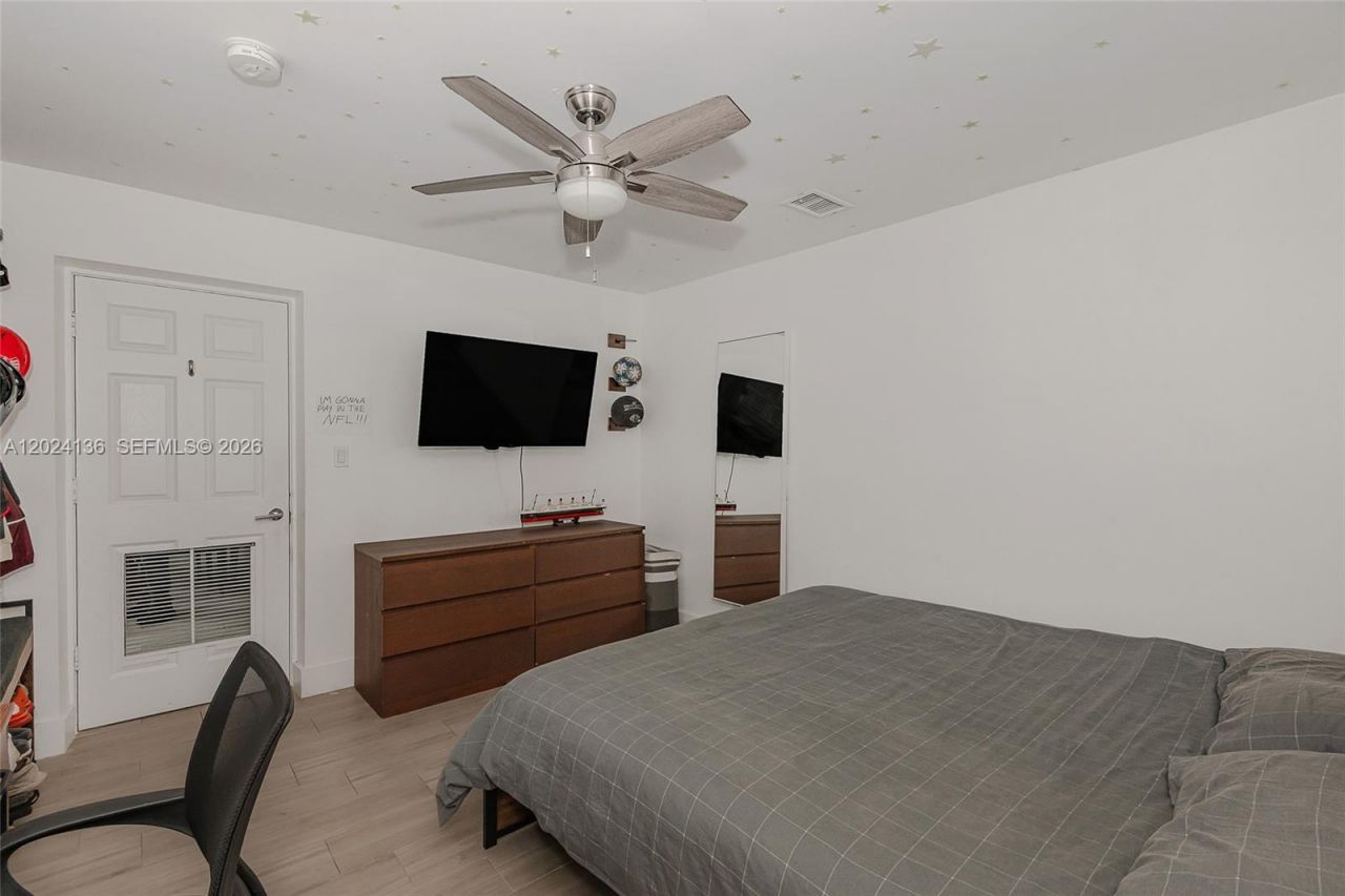 1130 NE 143rd St , North Miami, FL 33161 Photo