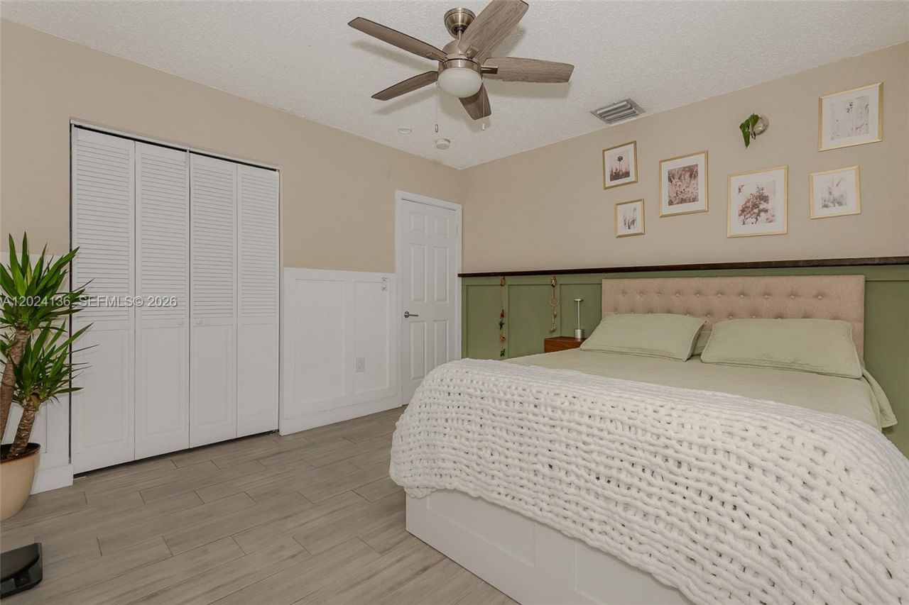 1130 NE 143rd St , North Miami, FL 33161 Photo