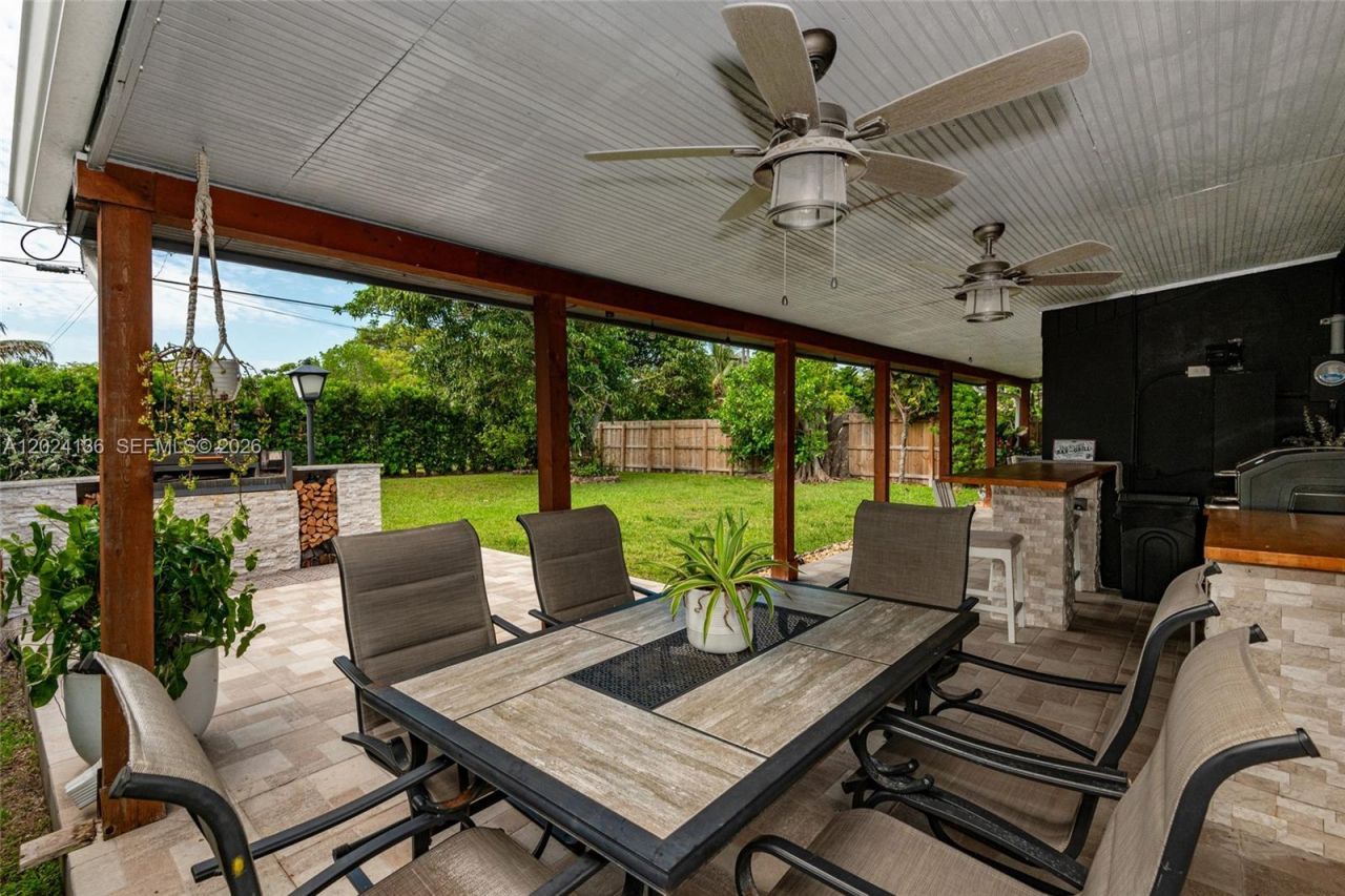 1130 NE 143rd St , North Miami, FL 33161 Photo