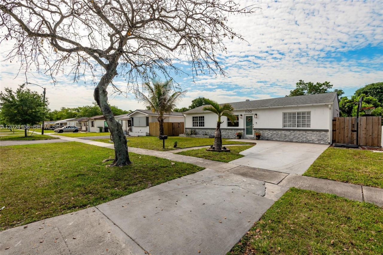 1130 NE 143rd St , North Miami, FL 33161 Photo
