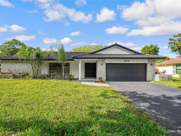 8475 NW 2nd Mnr , Coral Springs, FL 33071