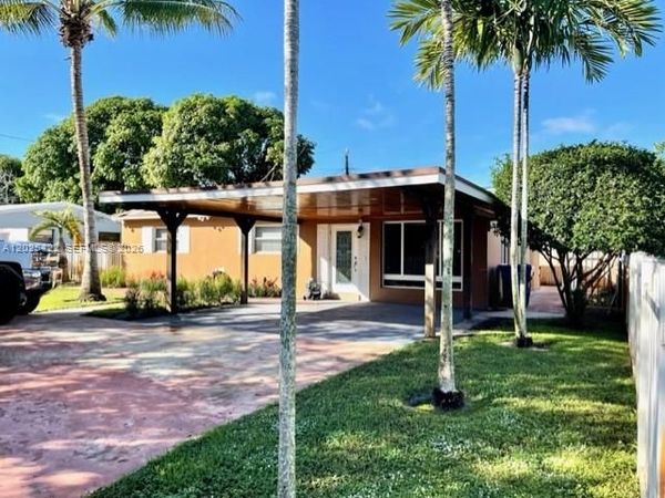 720 N 64th Ave , Hollywood, FL 33024