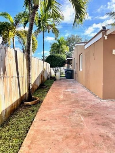 720 N 64th Ave , Hollywood, FL 33024 Photo