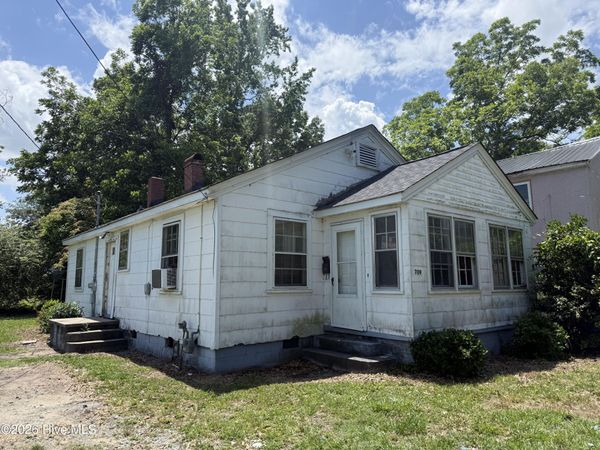 709 E Vernon Avenue , Kinston, NC 28501
