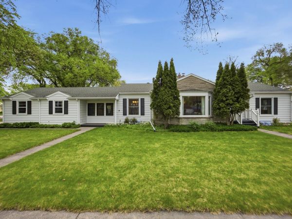 615 10th Avenue S, Fargo, ND 58103
