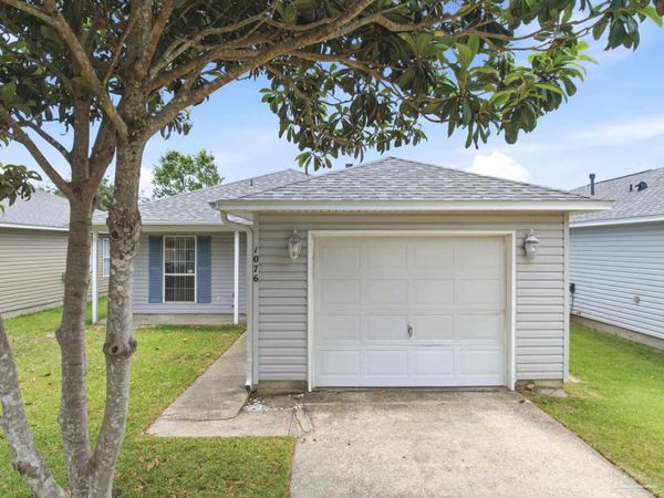 1076 Antigua Cir, Pensacola, FL 32506
