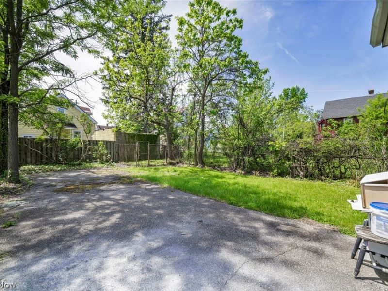 11400 Continental Avenue, Cleveland, OH 44104 Photo 37