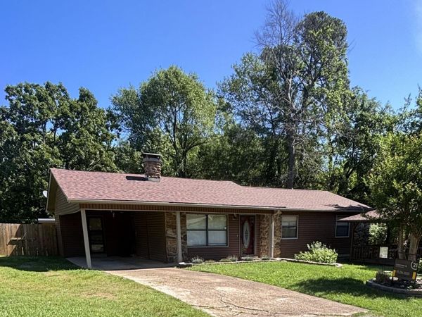 1303 Bert Street, Mena, AR 71953