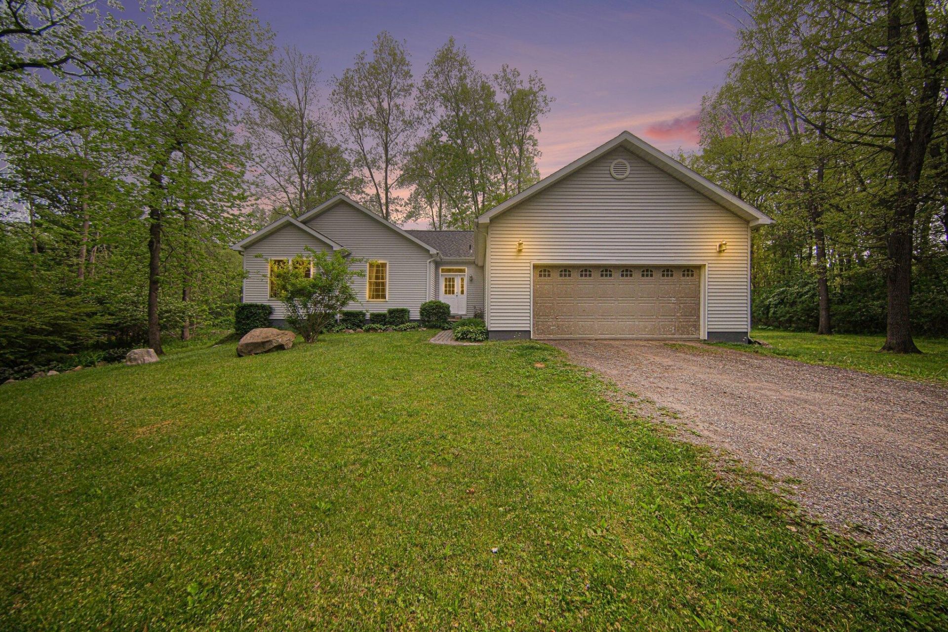 2088 Hickory Lane, Jackson, MI 49201 Main Photo