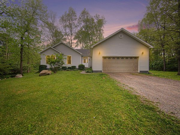 2088 Hickory Lane, Jackson, MI 49201
