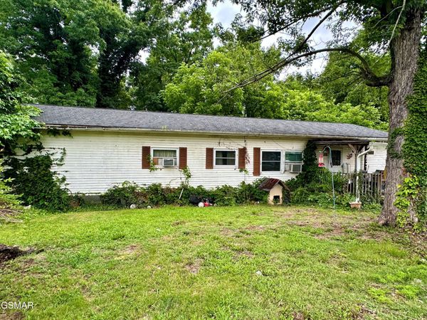 1523 Riverfront , Dandridge, TN 37725