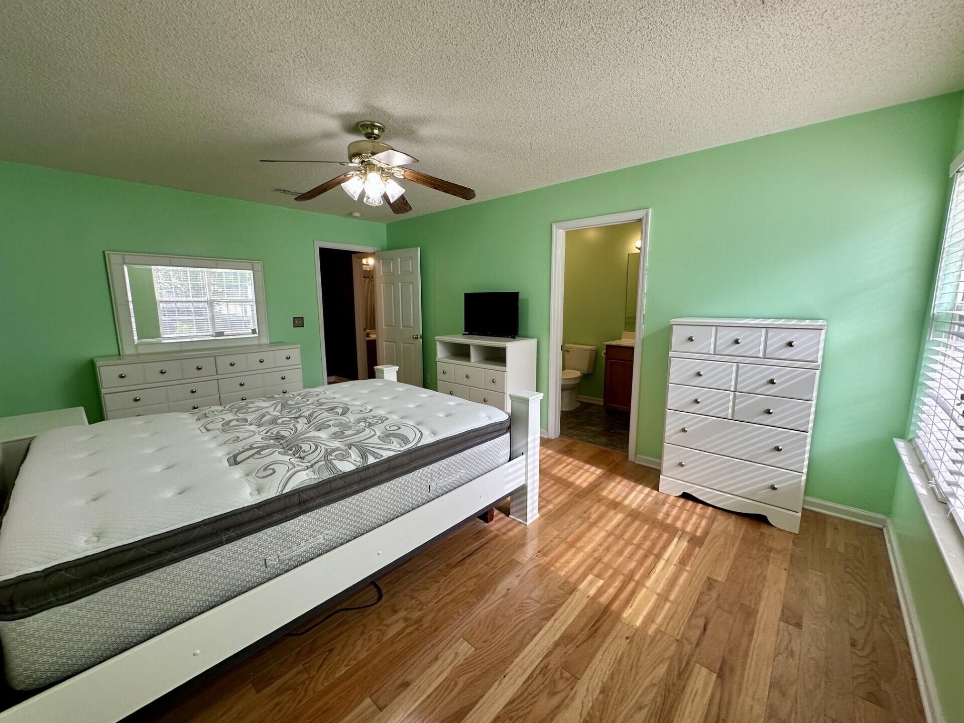 142 Paddock Way Photo 10