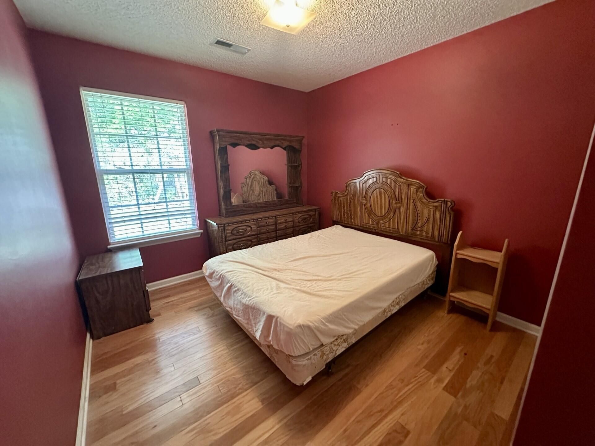 142 Paddock Way Photo 12