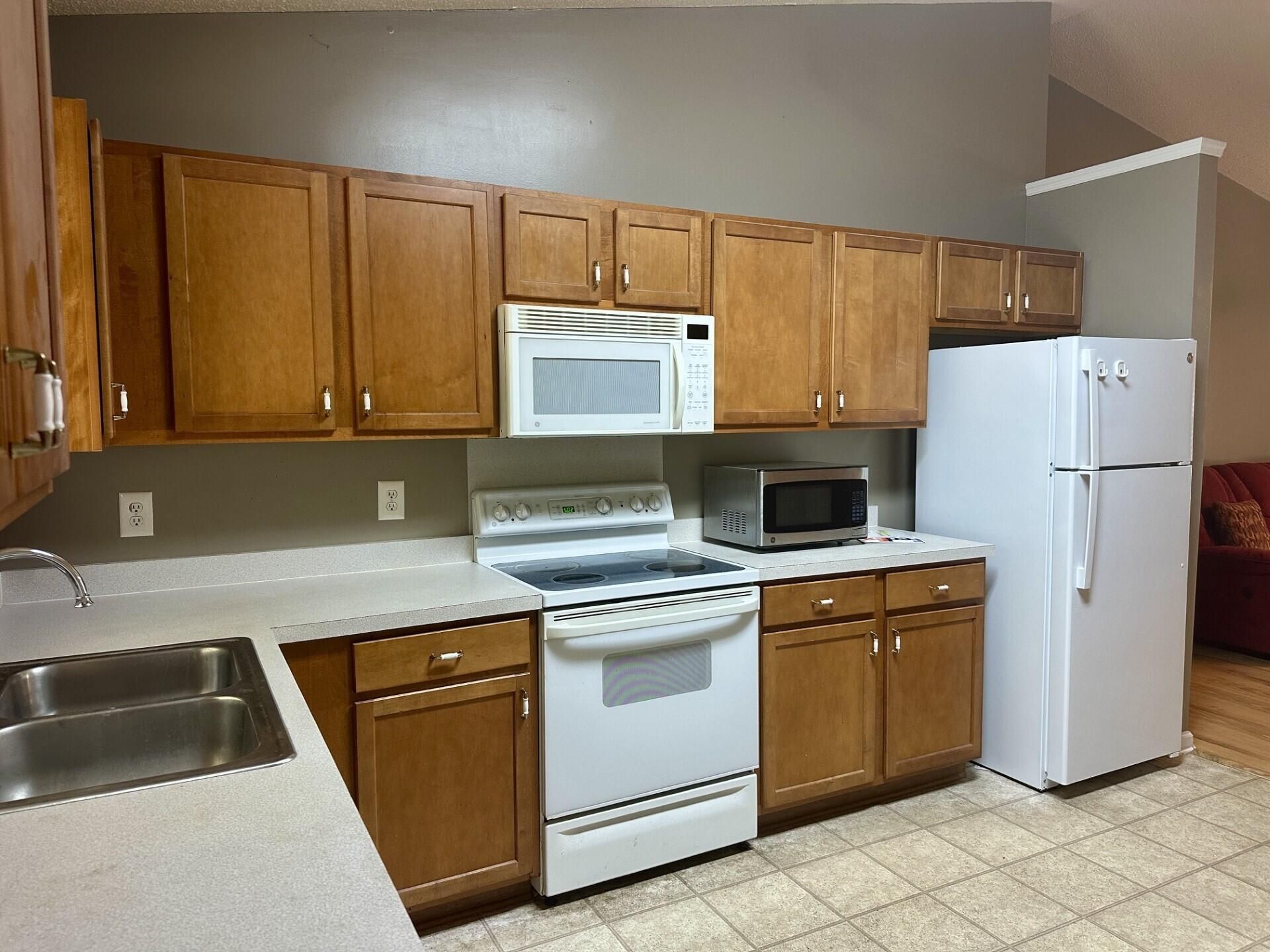 142 Paddock Way Photo 7