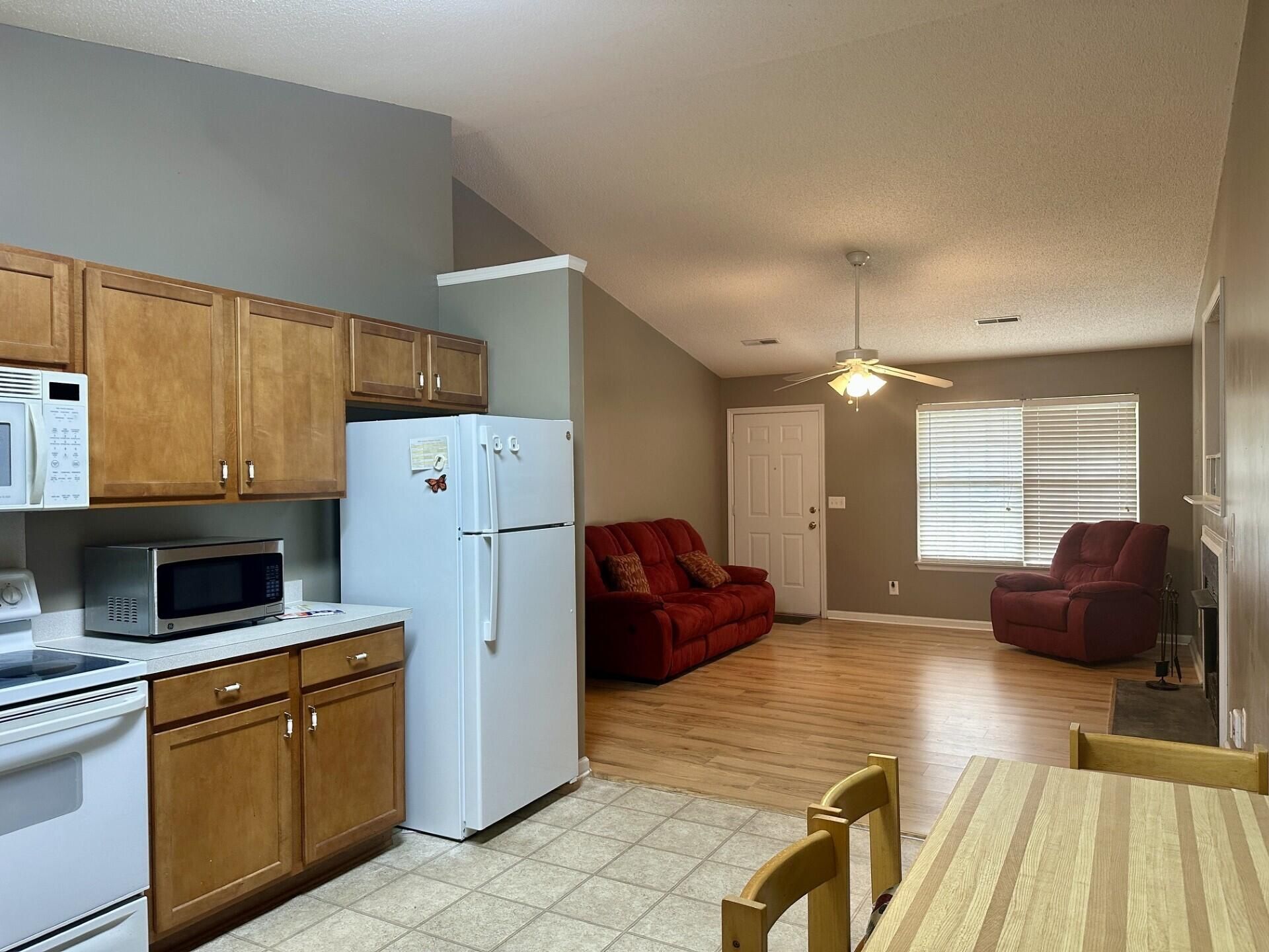 142 Paddock Way Photo 8