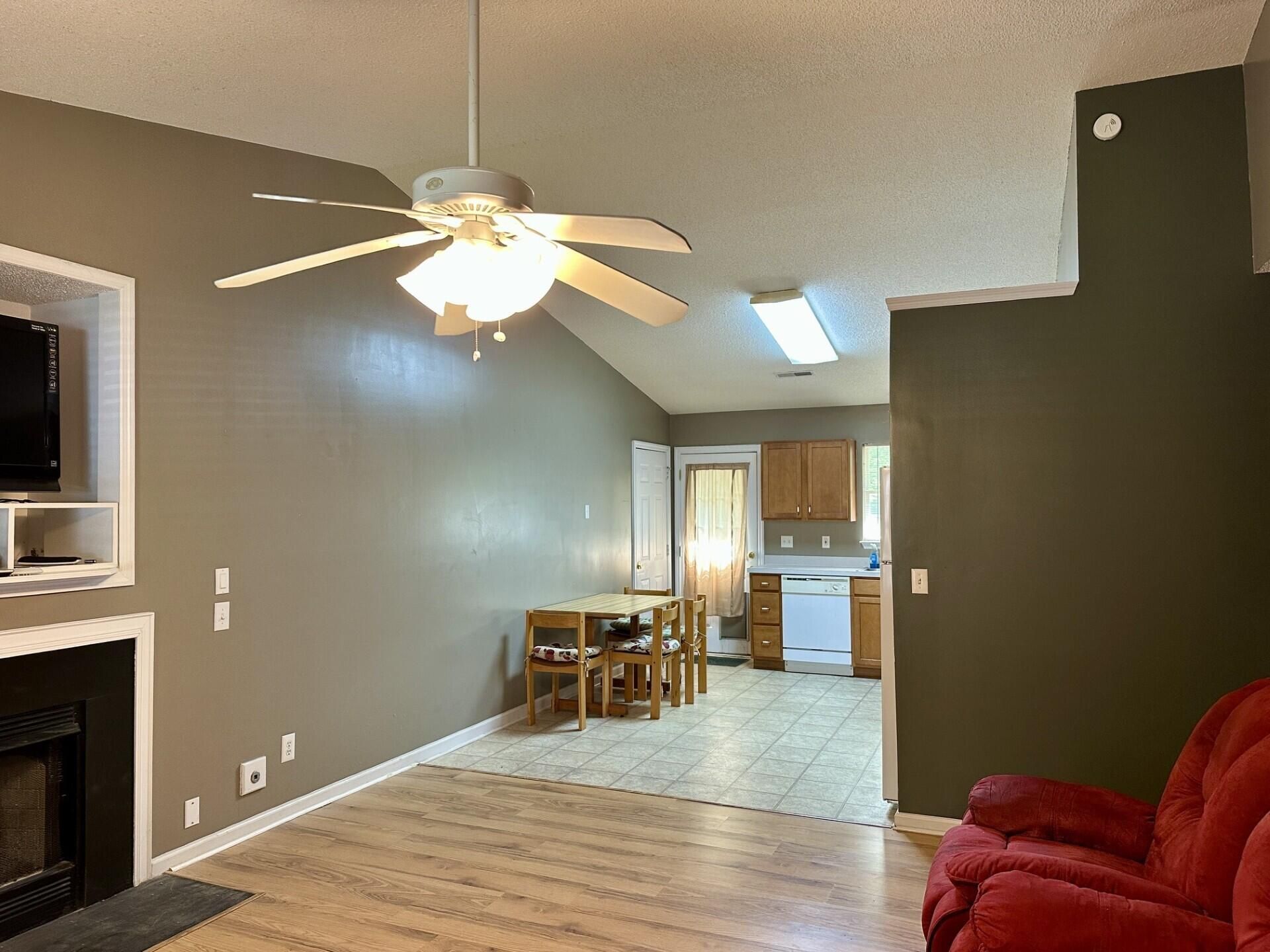 142 Paddock Way Photo 9