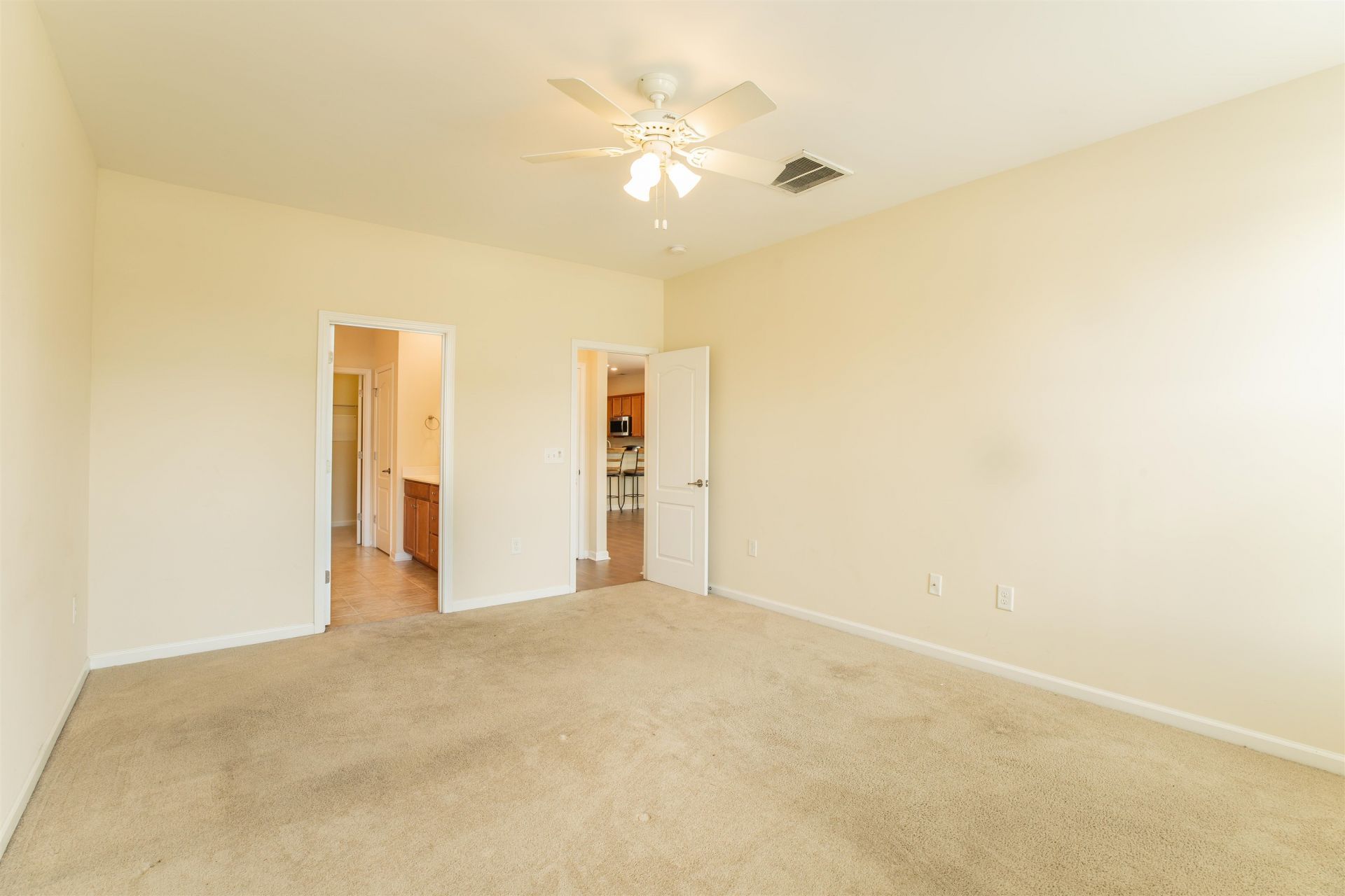 2380 Heritage Loop  Photo 15